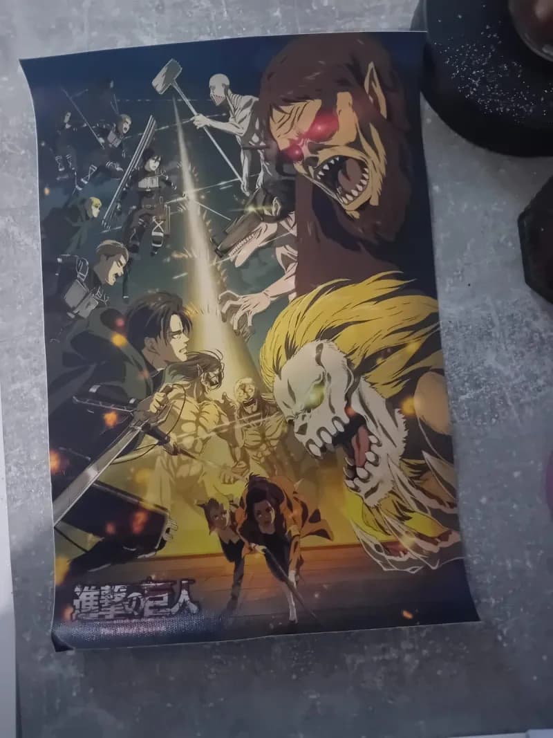 L'Attaque des Titans - Poster offert au premier message